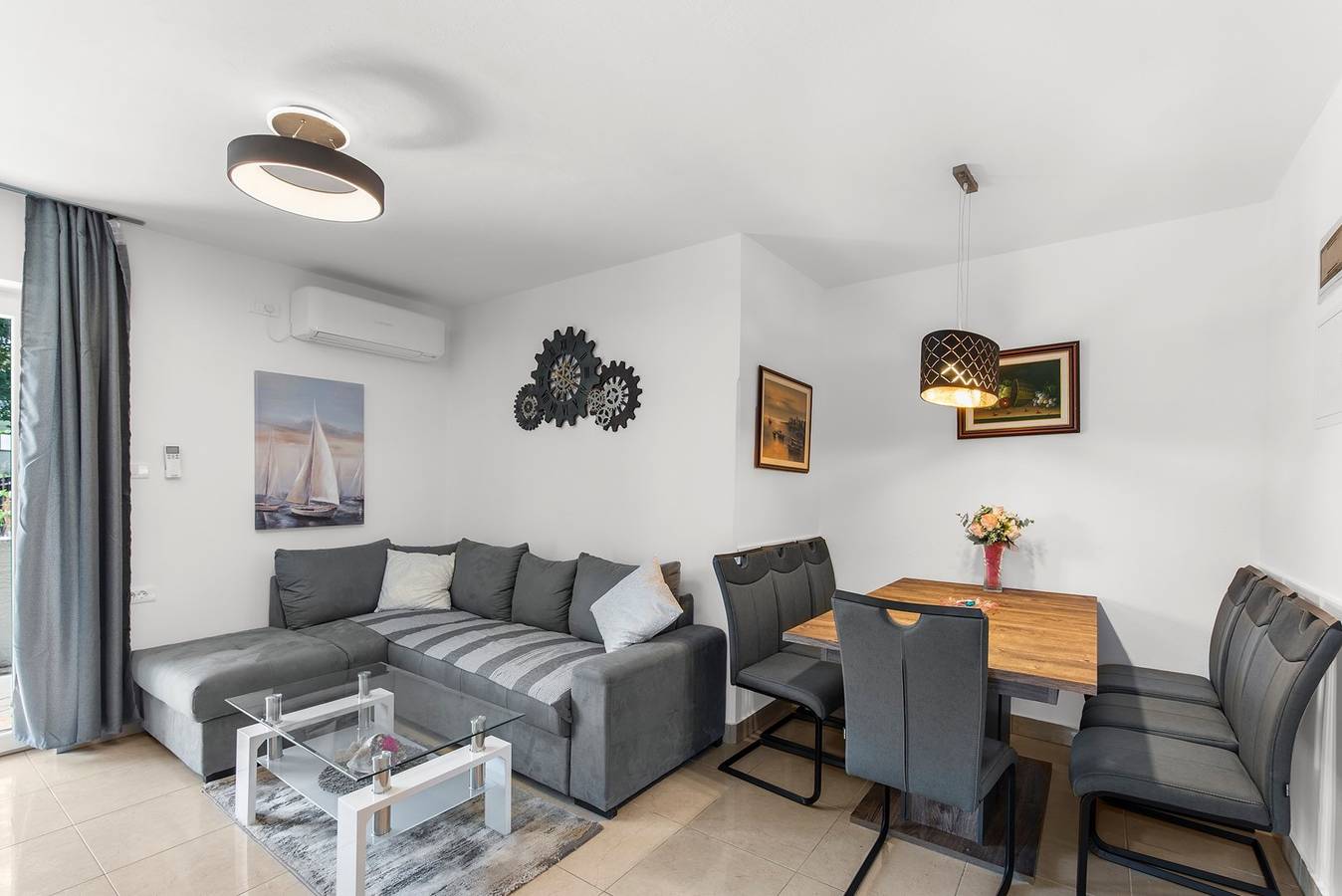 Ganze Wohnung, Apartment Petricija with Garden in Poreč, Grad Poreč