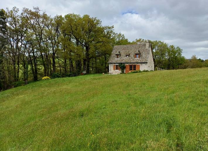 Gîte pour 5 personnes, avec balcon et jardin dans le Cantal - 2