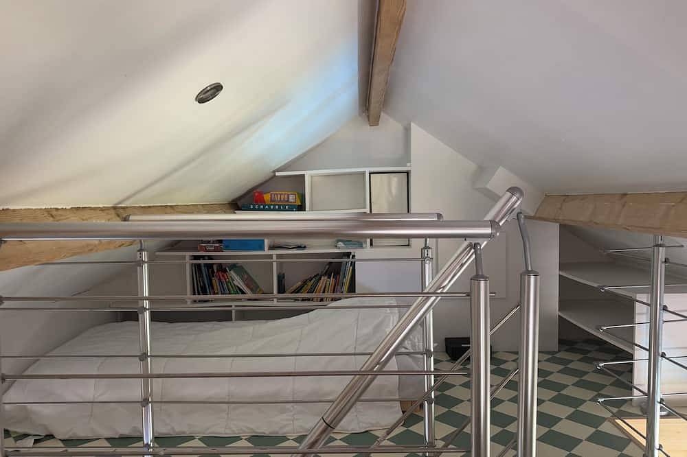 House 50 metres from Surtainville beach, view of the dunes and direct access on foot in Surtainville, Côte de la Déroute