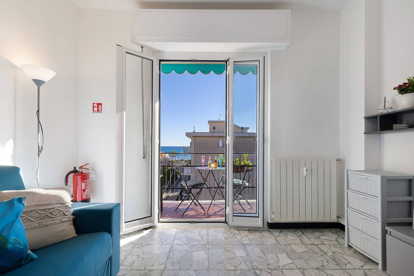 Appartement entier, Appartement 'Vista Mare A 150 Mt Dalla Spiaggia' avec vue sur mer, terrasse privée et climatisation in Pietra Ligure, Commune de Pietra Ligure