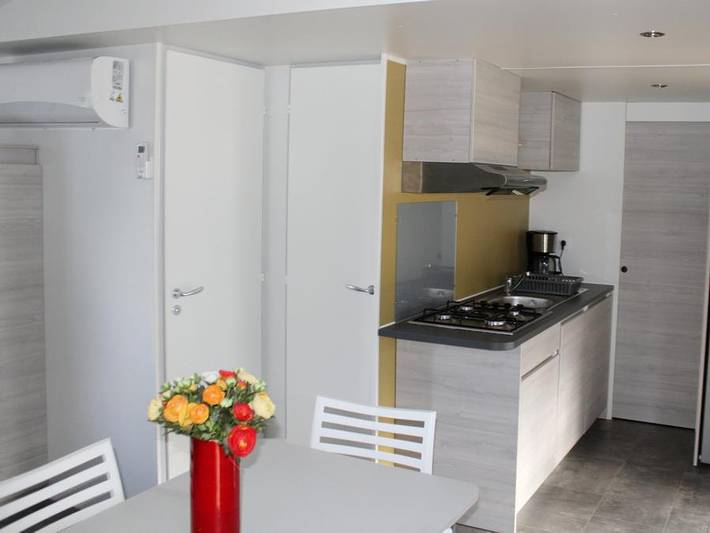 Camping Lou Cabasson - Mobilheim 6 personen - Mobilheim Les Calanques mit überdachter Terrasse in Bormes-les-Mimosas, Parc national Port-Cros