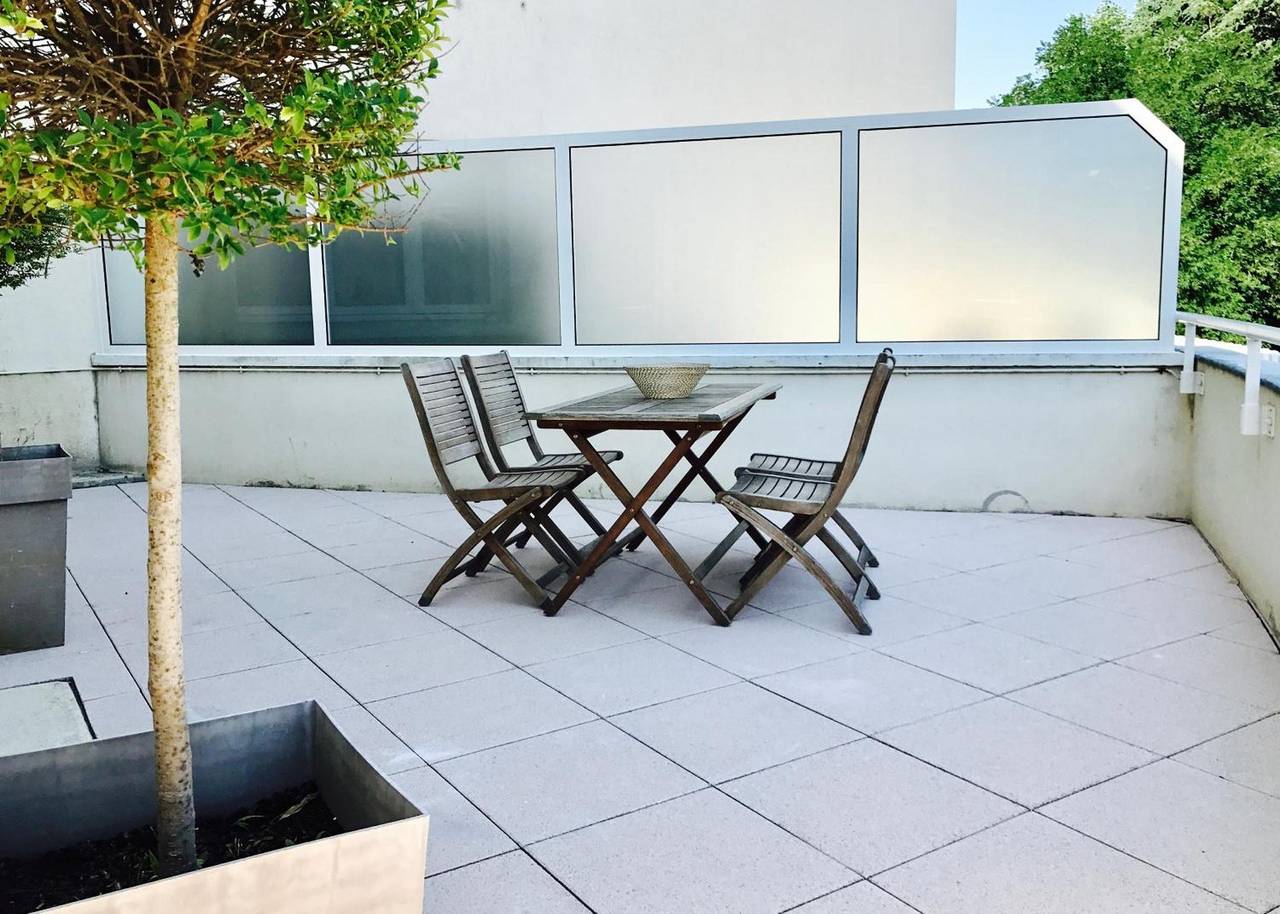 Entire apartment, Close to Lake & Old Town – 2-Bedroom Apartment with Large Terrace in Annecy, Annecy region