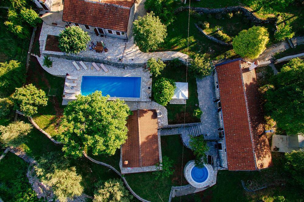 Villa für 16 Personen in Montenegro
