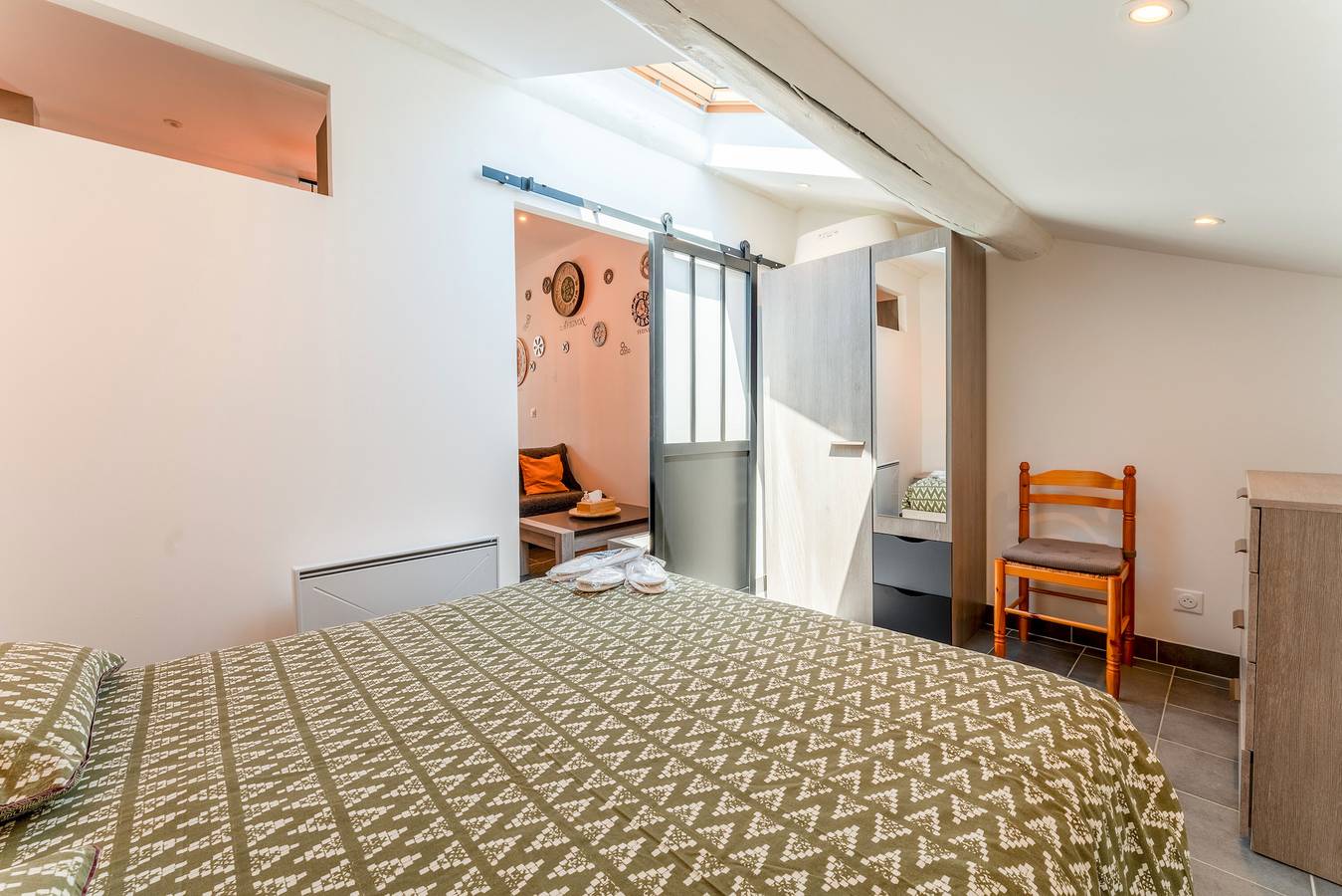 Ganze Wohnung, Ferienwohnung 'Valentin' mit Gemeinschaftspool, Wi-Fi und Klimaanlage in Avignon, Vaucluse