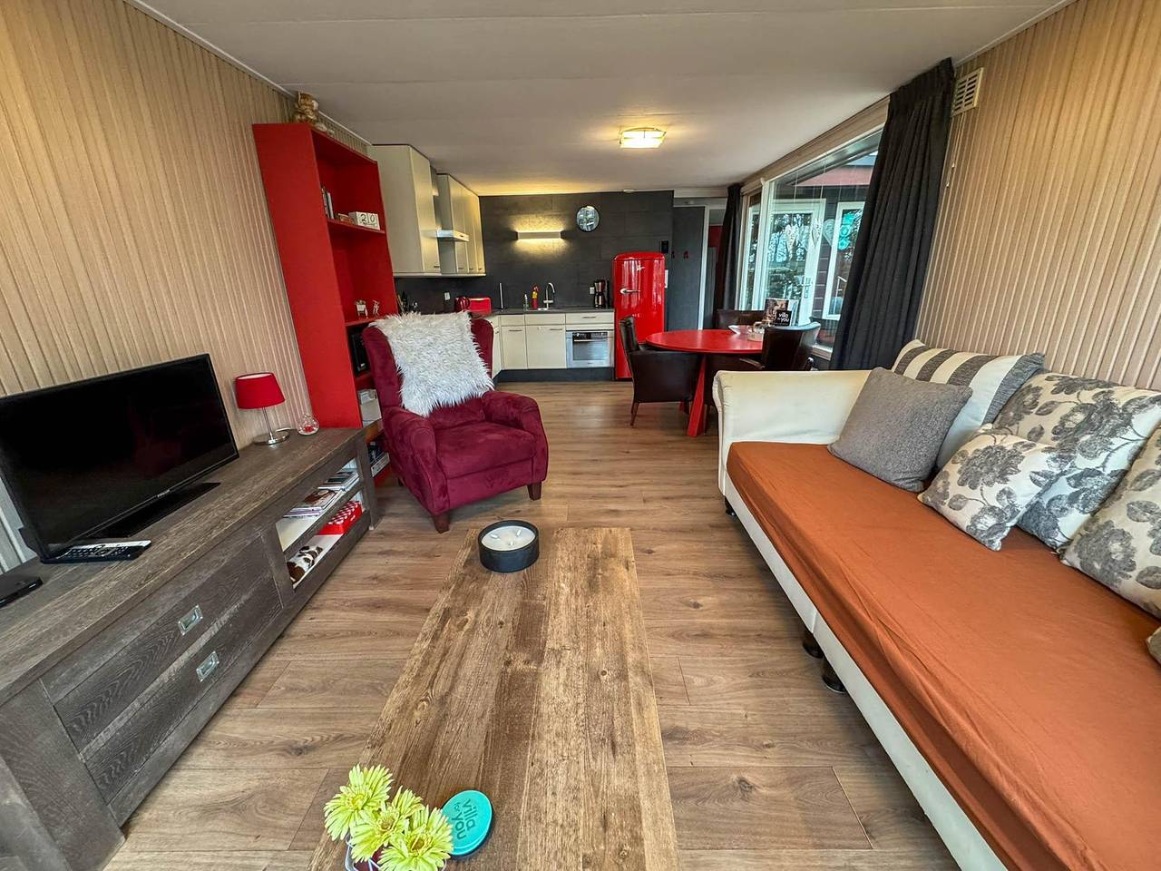 Romantic chalet with sauna in the woods
 in Uden, North Brabant