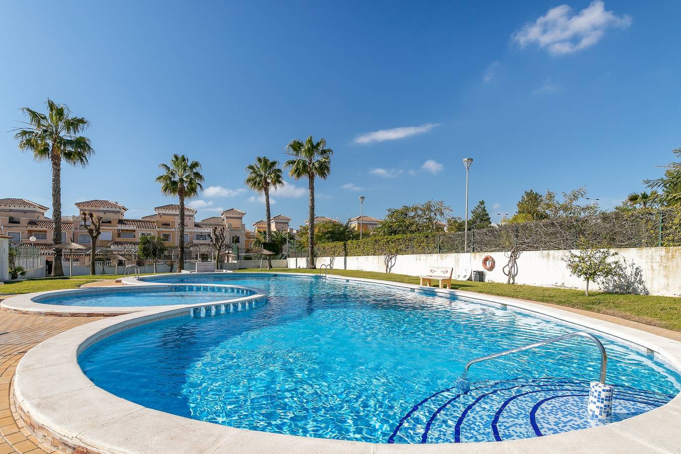 Holiday Home 'Casa Susan' with Pool, Wi-Fi & Garden in Las Calas, Torrevieja