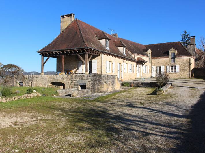 Location de vacances pour 14 personnes, avec Balcon et Terrasse ainsi que Jardin et Vue à Sainte-Mondane