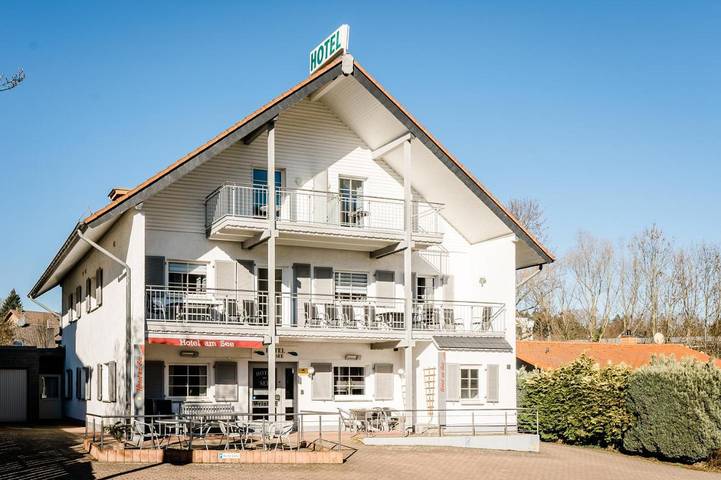 Hôtel pour 3 personnes, avec Terrasse ainsi que Vue sur le lac et Vue dans Obermaubach