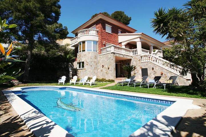 Villa pour 8 personnes, avec Balcon ainsi que Jacuzzi et Jardin à Calafell