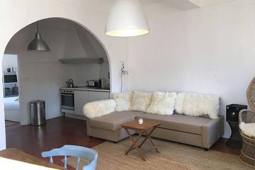 Gîte pour 6 personnes, avec balcon et jacuzzi, animaux acceptés dans Theatre Galli Sanary Sur Mer