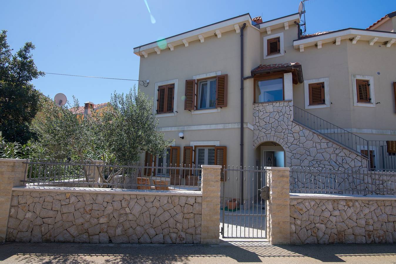 Ganze Wohnung, 1-Zimmer-Ferienwohnung mit Terrasse Punta kriza, Cres A-8082-b in Lošinj, Cres