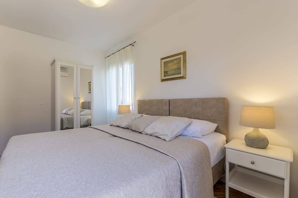 Split Villa für bis zu 12 Personen mit beheiztem Pool in der Nähe von Split und Strand in Stobrec, Split-Dalmatien