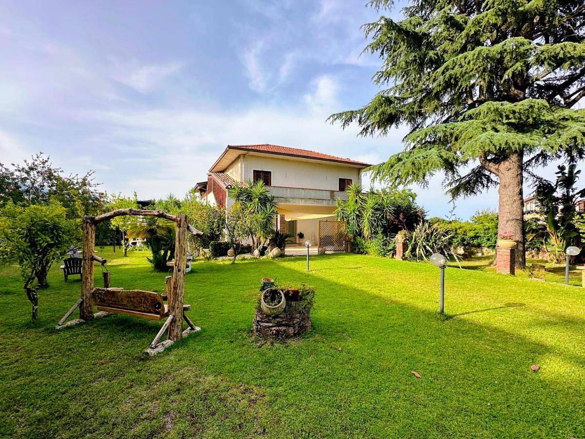 Villa Asia in Viagrande, Etna