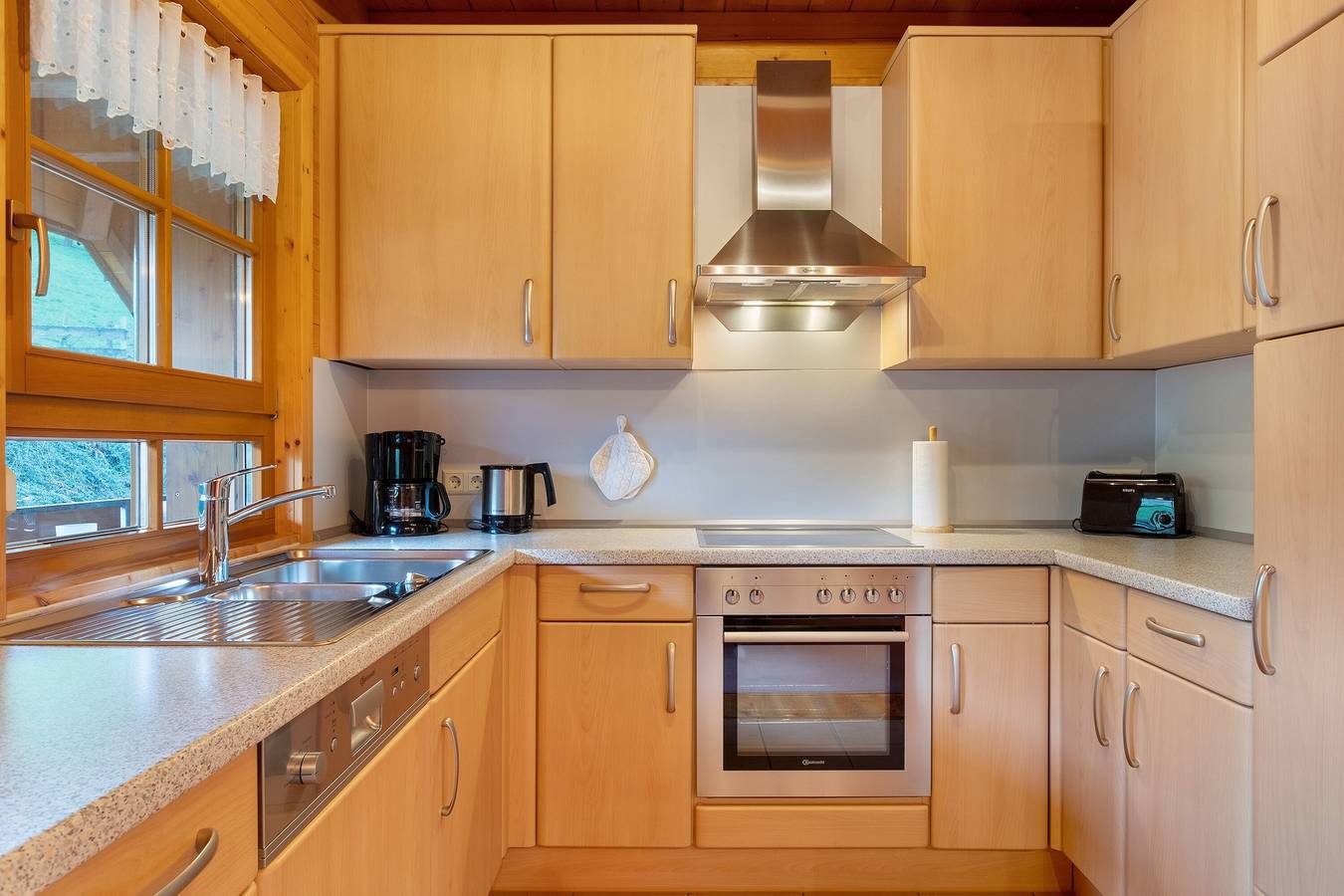 Appartement 'Bergblick' met uitzicht op de bergen, gedeeld terras en Wi-Fi, foto 11