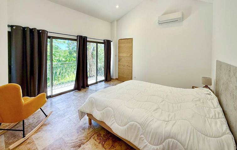 Gemütliche Wohnung mit Pool, Terrasse & WiFi in Saint-Martin-de-Crau, Mittelmeerküste (Frankreich)