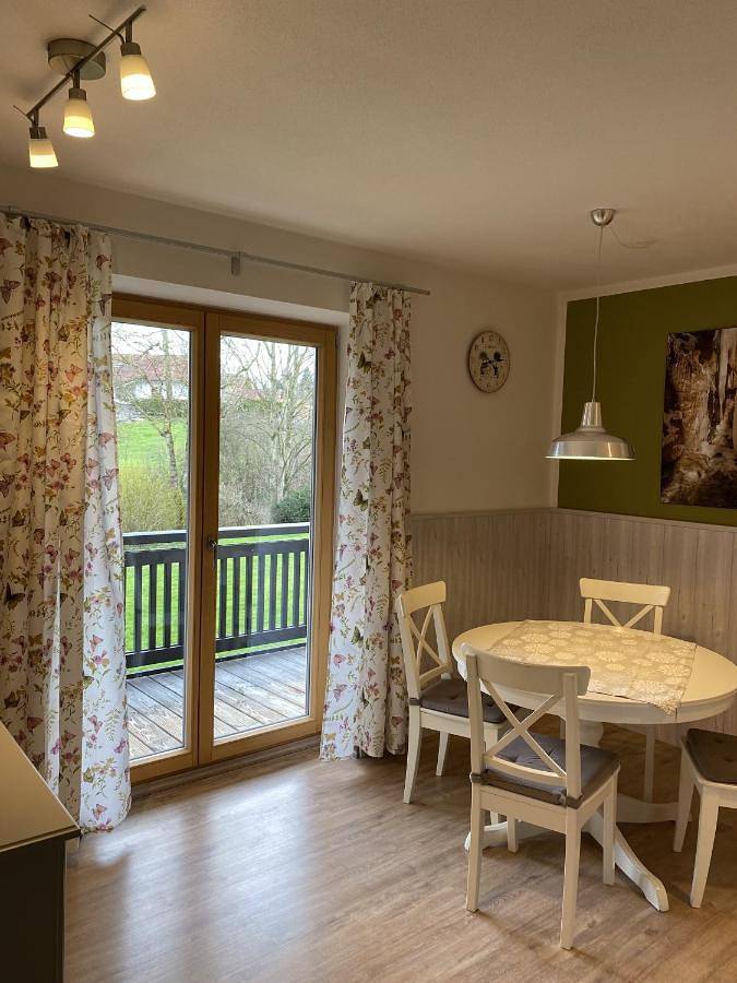 Ganze Wohnung, Apartment with Balcony in Wessobrunn, Romantische Straße