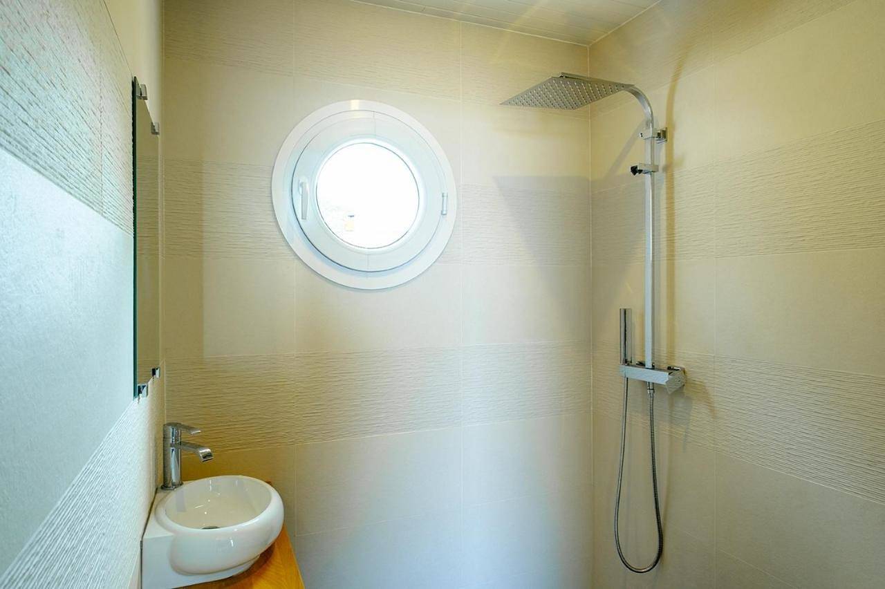 Appartement entier, Studio climatisé île naturiste du Levant in Hyeres, Parc national de Port-Cros