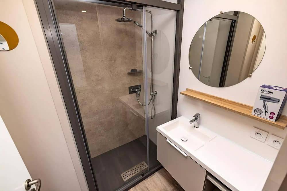 Mobil-home | Ultimate | 3 Ch. | 6/8 pers. | Terrasse surélevée | A/C | Tv in Carry-le-Rouet, Côte méditerranéenne (France)