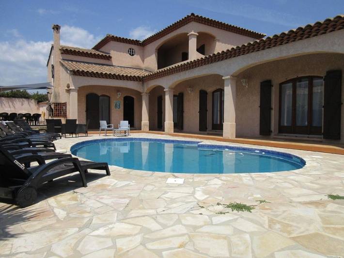 Villa pour 12 personnes, avec Terrasse ainsi que Jardin et Piscine à Saint-Cyr-sur-Mer - 3