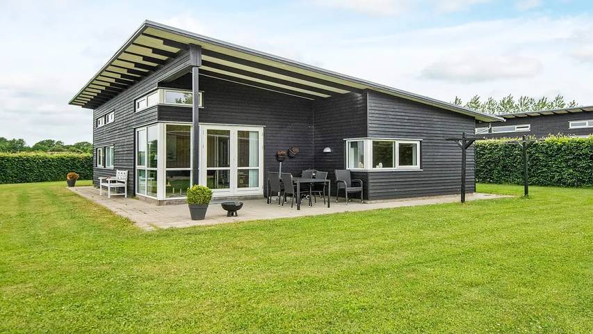 Ferienhaus für 7 Personen, mit Terrasse und Whirlpool in Råde Strand