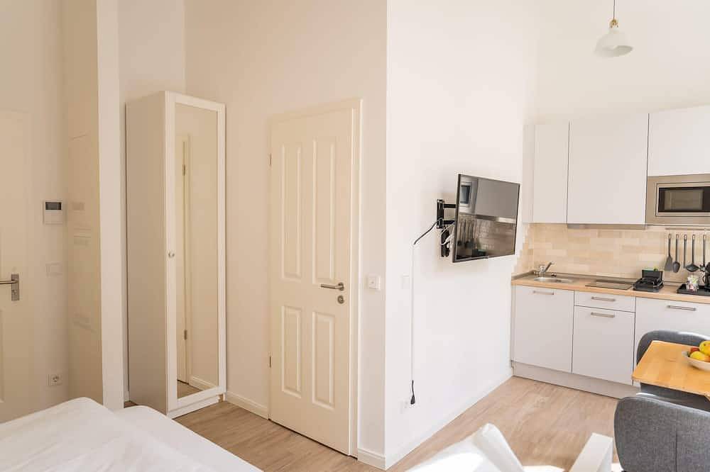 Ganze Wohnung, Frankfurter Allee Double Apartments by Sabine in Friedrichshain - Kreuzberg, Berlin