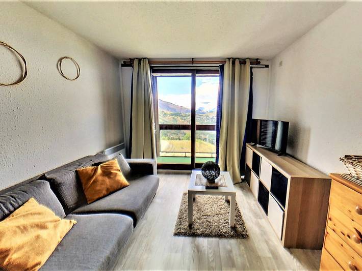 Chalet pour 5 personnes, avec piscine et balcon dans Le Corbier