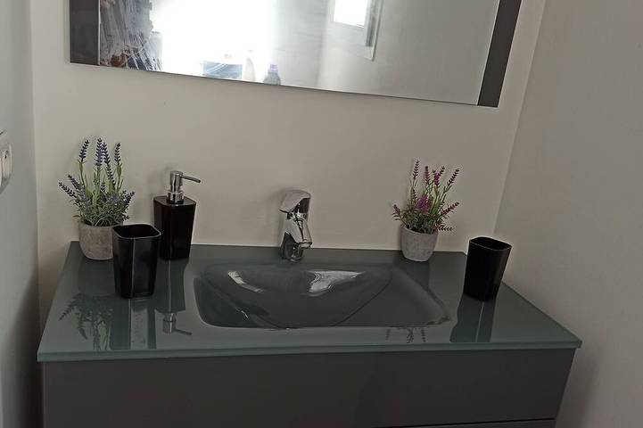 Drome Provençale-dépendance de 40m2 ,. Tout Confort. Jacuzzi 4 Places Clim in La Baume-de-Transit, Nyons und Umgebung