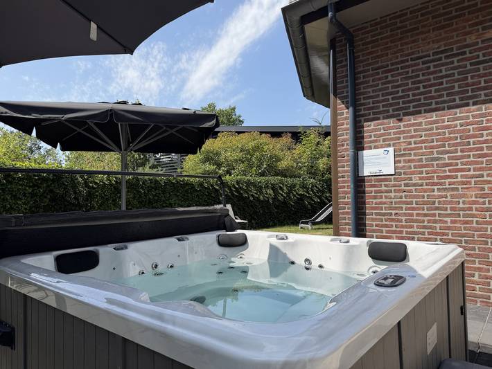 Glamping voor 10 personen, met Whirlpool in Overijssel