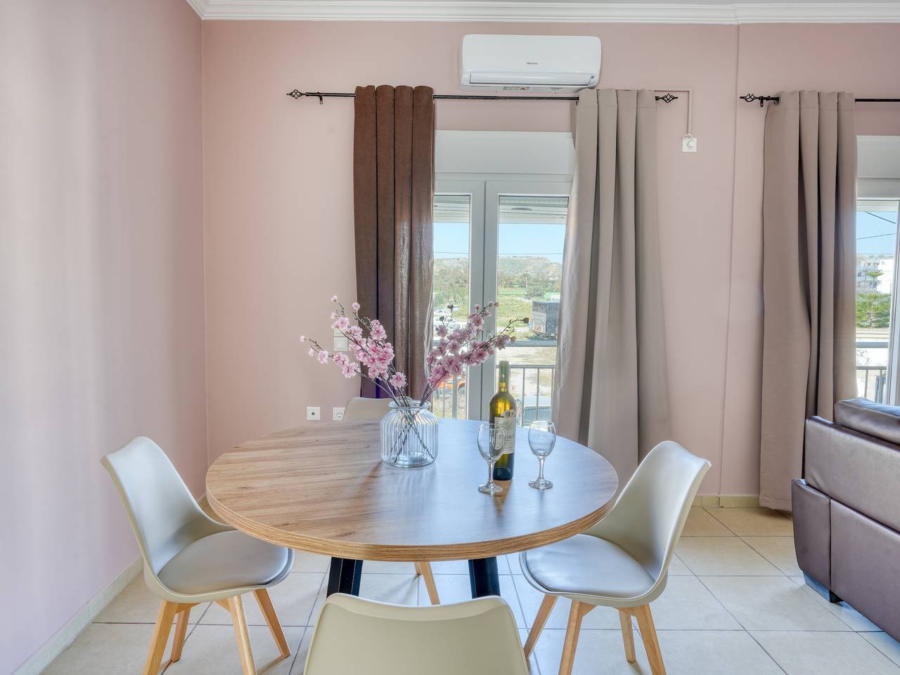 Geheel vakantieappartement, The Three Sisters House too in Kardamaina, Kos
