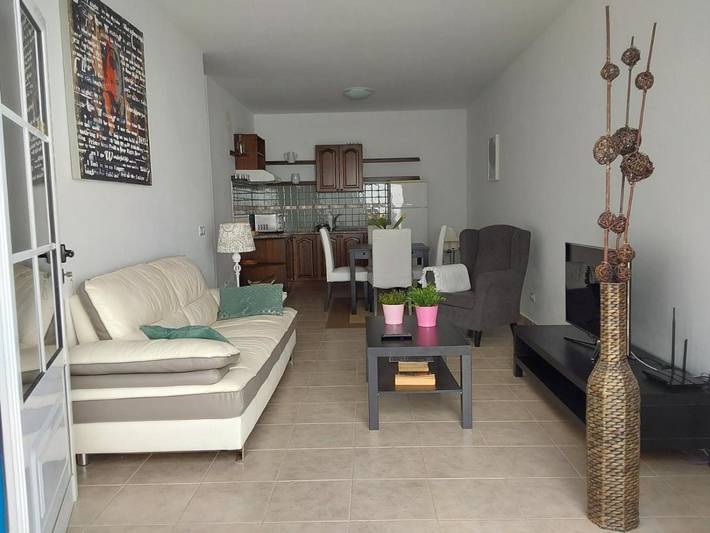 Gîte pour 3 personnes, avec terrasse à La Santa