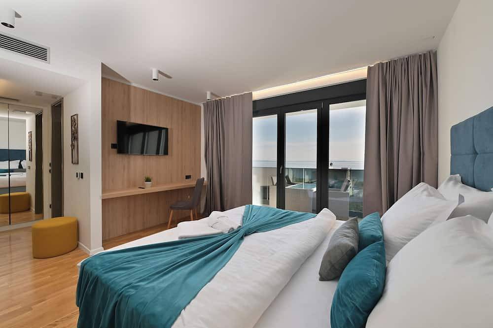 Elegant Villa Luna with Private Heated Pool in Gajac, Pag