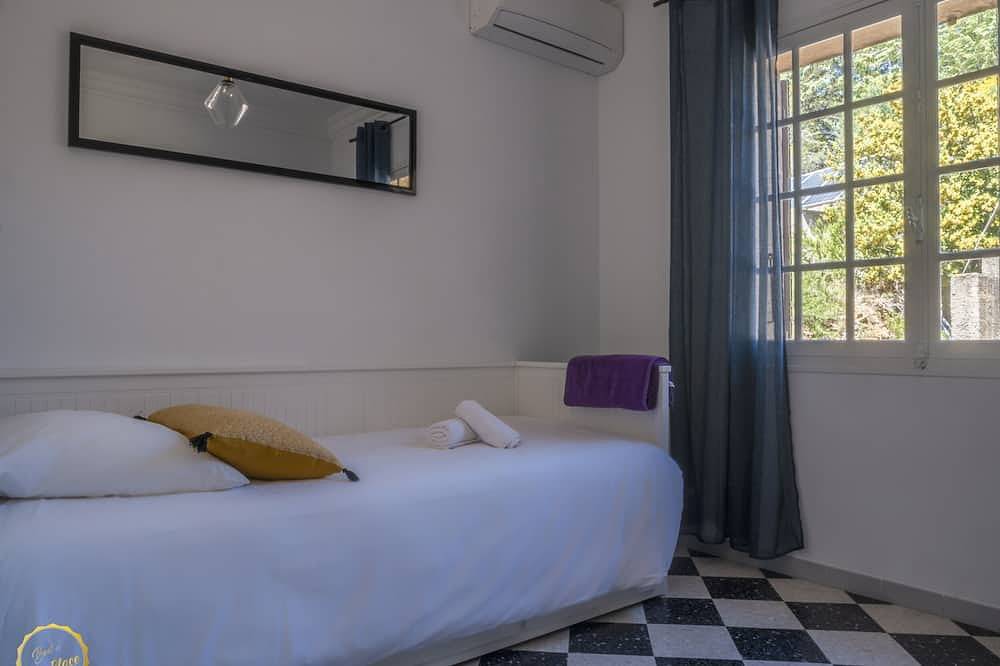Bezauberndes provenzalisches Mazet 8 p. mit großer Terrasse / Veranda mit Blick auf die Alpilles in Paradou, Arles und Umgebung