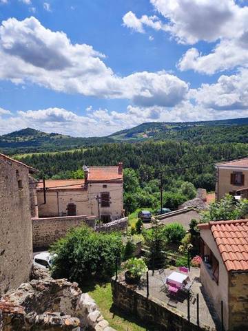 Gîte pour 6 personnes, avec vue et terrasse, animaux acceptés à Mareugheol