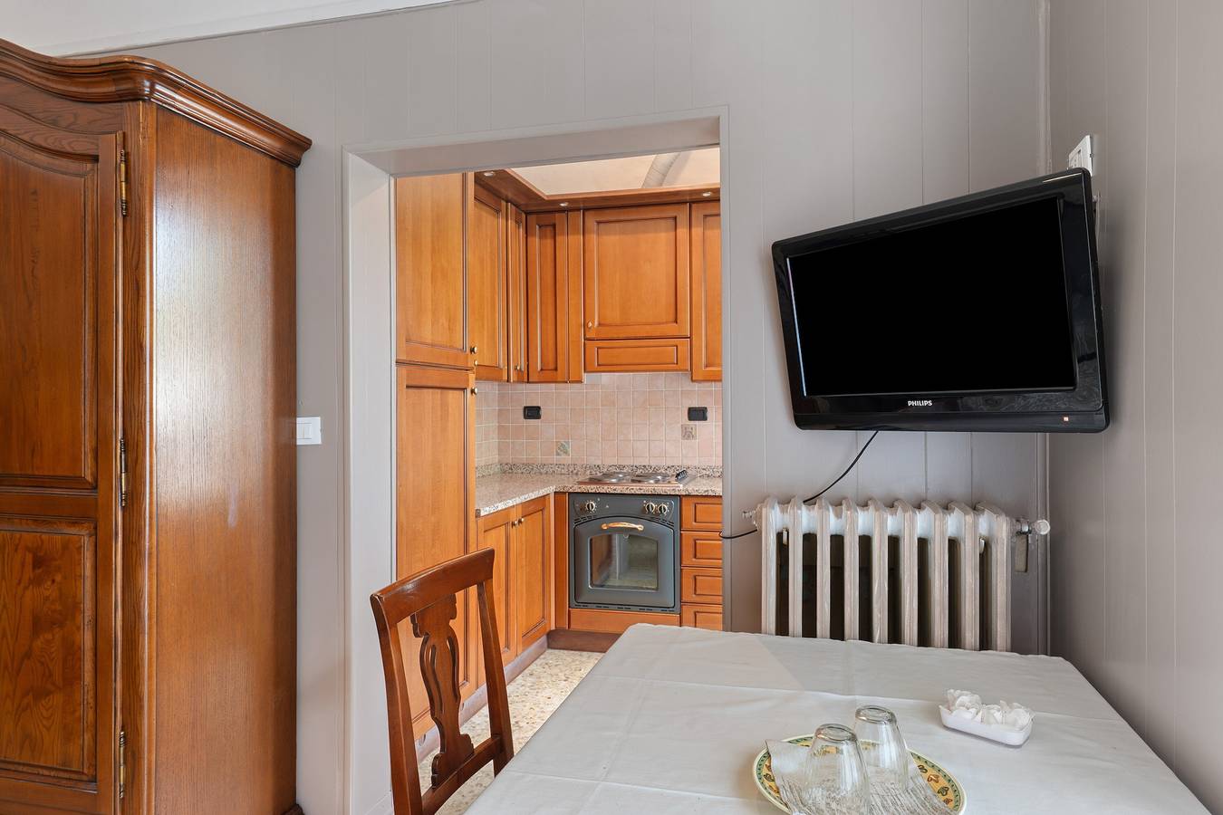 Ganze Wohnung, Apartment 'Cian' mit Bergblick, gemeinsamer Terrasse und Wlan in Montegrazie, Imperia