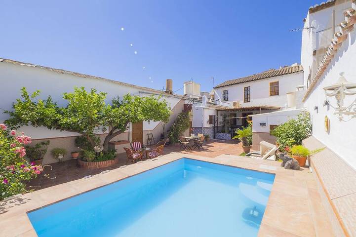 Casa rural para 10 personas, con jardín y balcón - 1