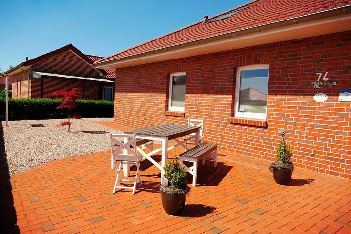 Ferienhaus für 6 Personen, mit Terrasse und Garten sowie Seeblick in Walchum