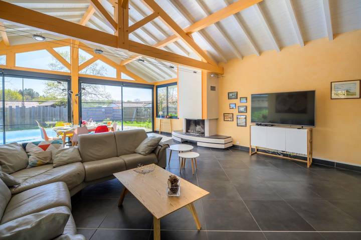 Location de vacances pour 10 personnes, avec terrasse ainsi que jardin et piscine, animaux acceptés dans Réserve naturelle du Courant d'Huchet - 4