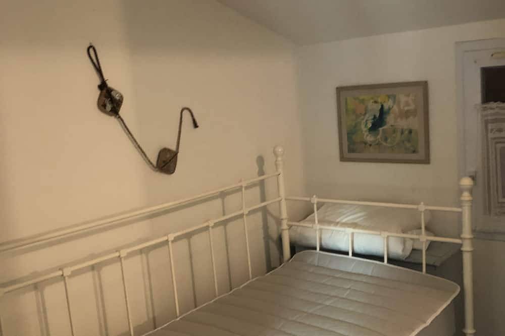 Small villa 2mn from the sea, fishing, (swimming pool )and family fun in La Bernerie-en-Retz, Côte de Jade