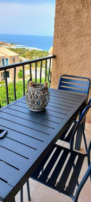 Gîte pour 4 personnes, avec vue et balcon dans Gare du Club Med Cocody