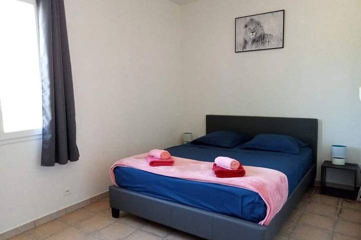 Location de vacances pour 6 personnes, avec jacuzzi ainsi que terrasse et jardin à Jonquières-Saint-Vincent - 2