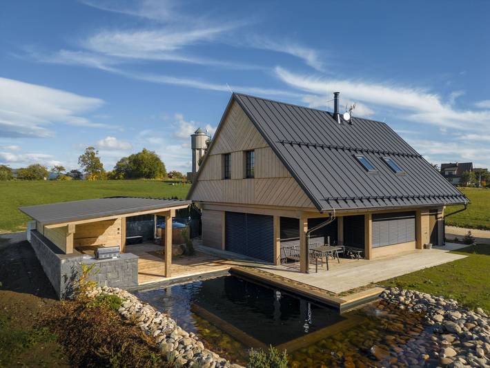 Ferienhaus für 10 Personen, mit Balkon und Sauna sowie Garten