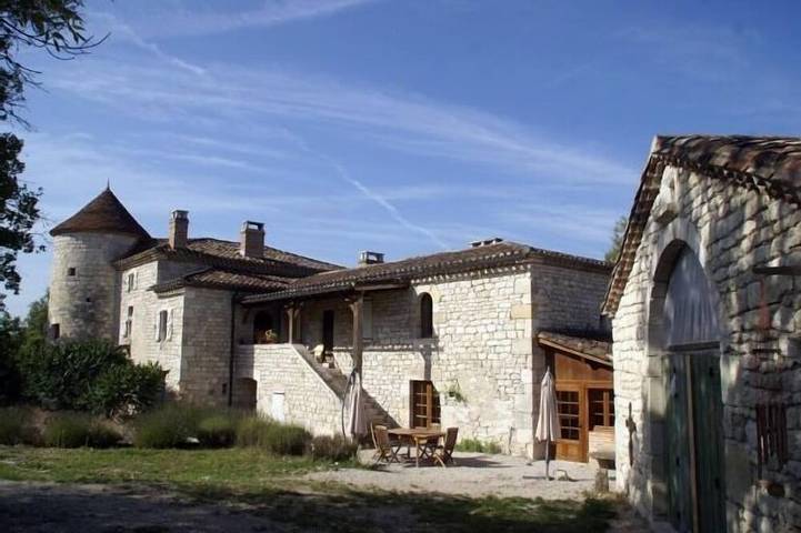 Gîte pour 5 personnes, avec jardin et terrasse, animaux acceptés à La Ballade de Pern