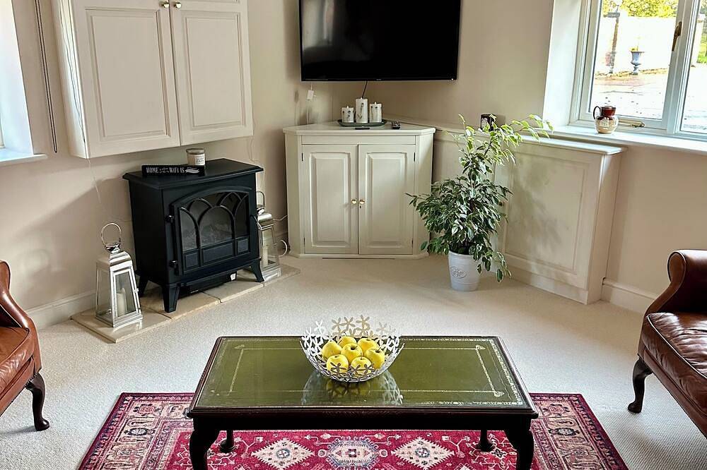 Charming Hen Cottage Countryside Retreat Lincoln in Barlings, Lincolnshire