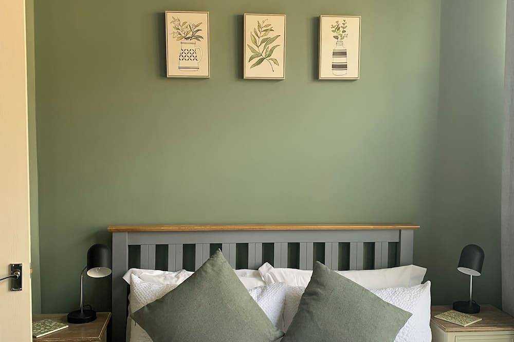 Entire apartment, Charming 2 br apartment next to worthing station, close to town and seafront in Worthing, West Sussex