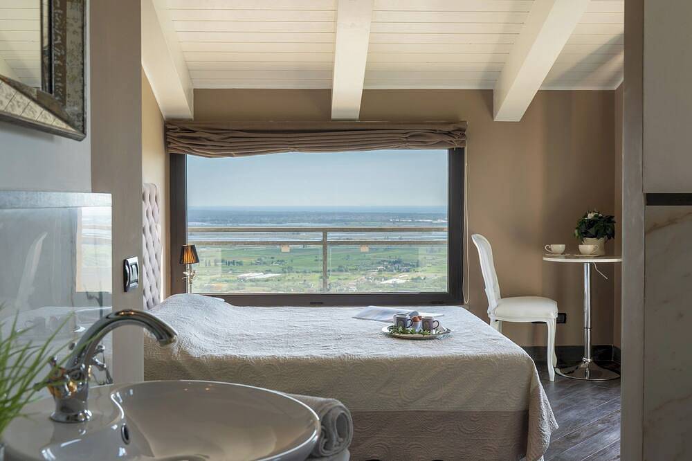 Ganze Wohnung, Villa Dolphin 10, Emma Villas in Massarosa, Italienische Riviera