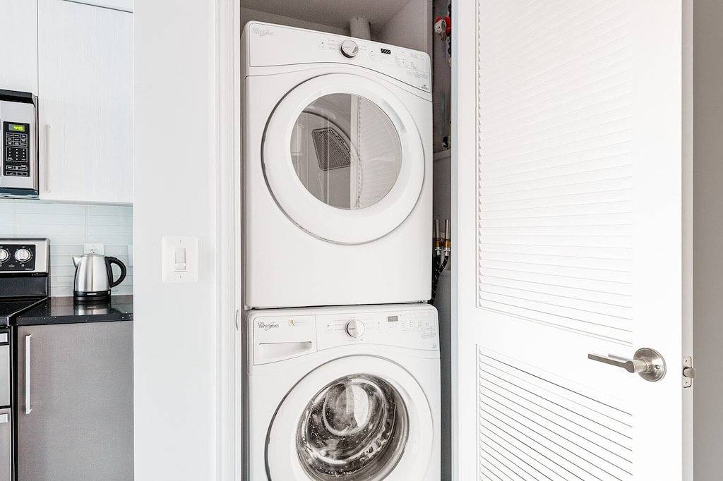 Ganze Wohnung, Roomy Virginia Square 1Br w/ W/D & Gym, near Gmu & Metro, by Blueground in Arlington (VA), Arlington County