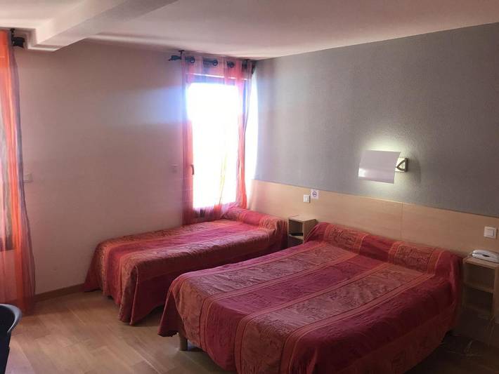 Hôtel pour 2 personnes, avec balcon et jardin ainsi que piscine et vue dans Lac de Pareloup - 3