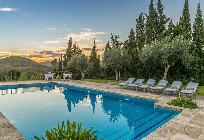 Villa für 8 Personen, mit Balkon und Garten