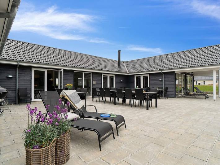 Ferienhaus für 30 Personen, mit Terrasse und Pool sowie Sauna in Hostrup Strand - 3