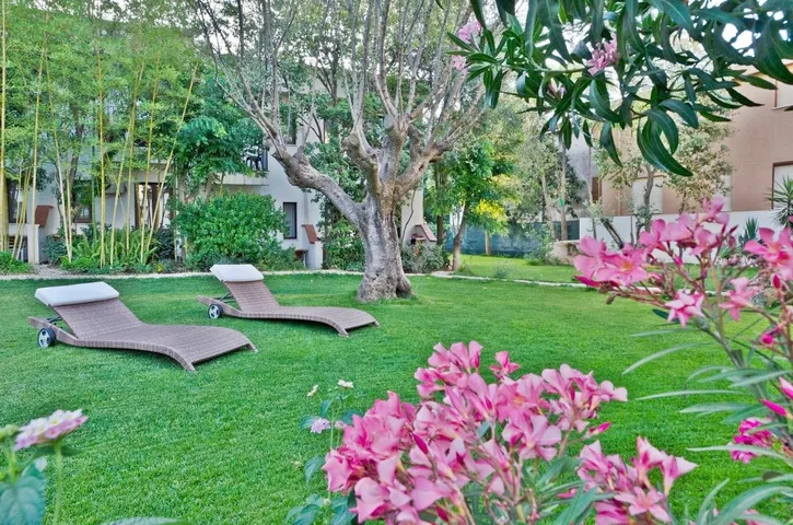 Hotel para 2 personas, con jardín - 1